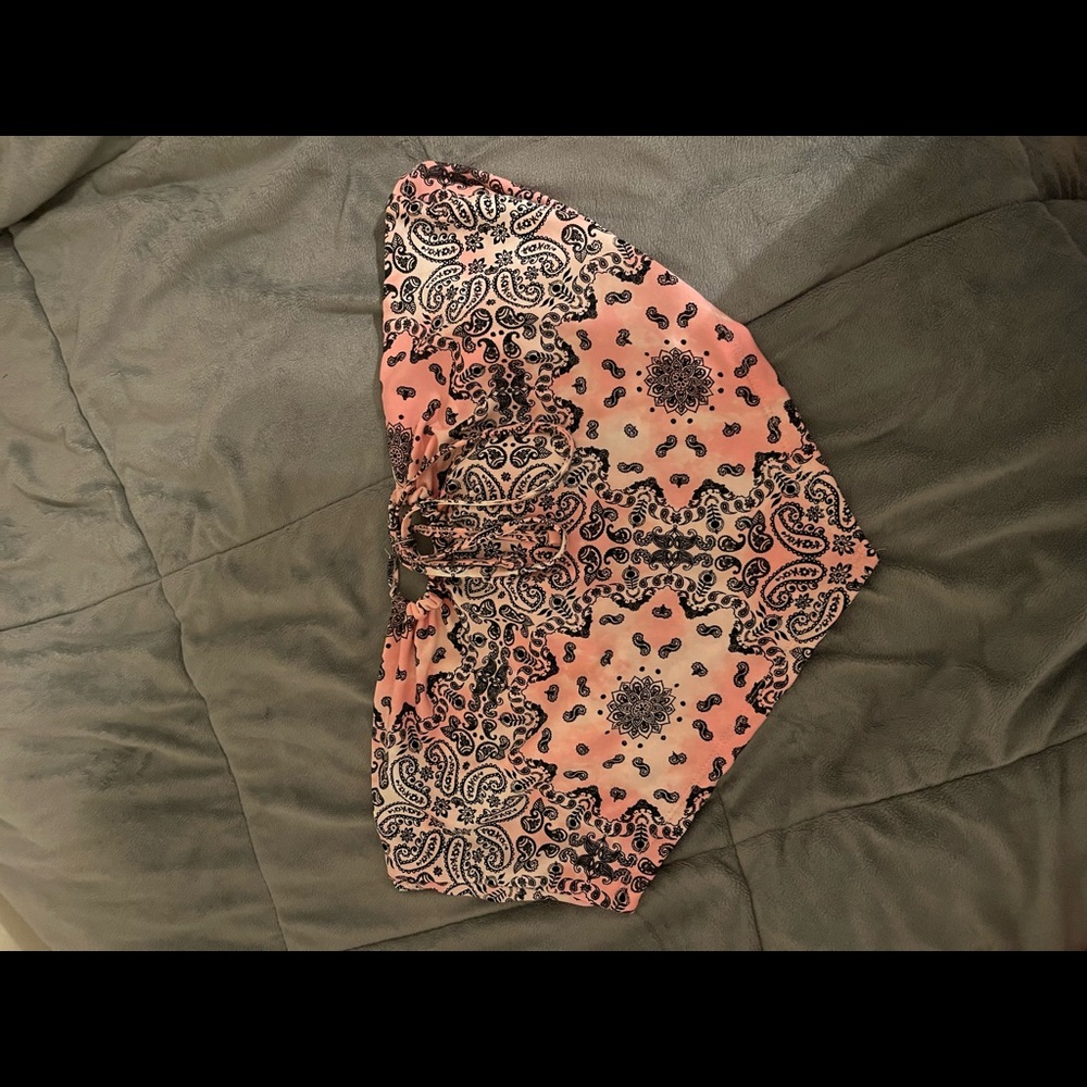 Super cute strapless top